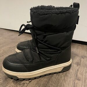 H&M Winter Boots with Fur Lining